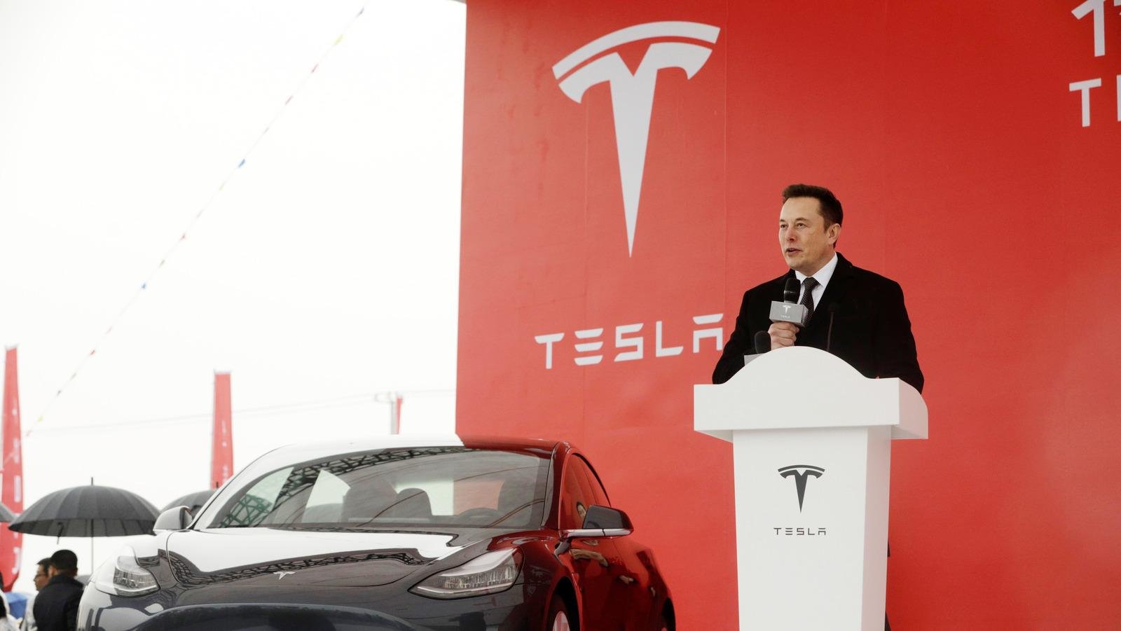 Elon Musk Loses Trillionaire Status After Tech Sell-Off Erases Billions from Fortune