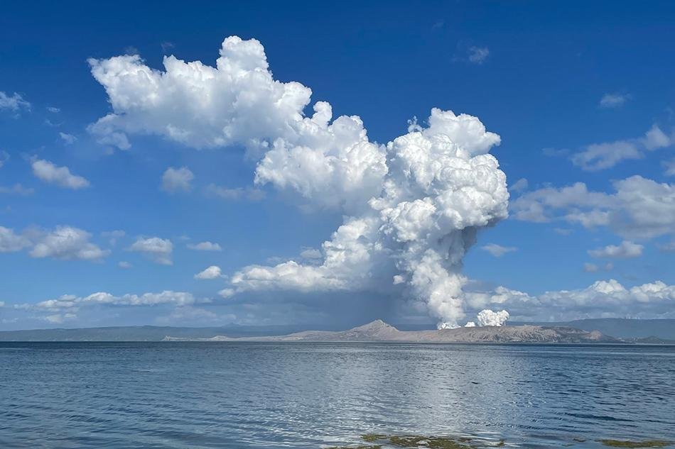 Taal Volcano Erupts Again as Philippine Authorities Issue Safety Warning